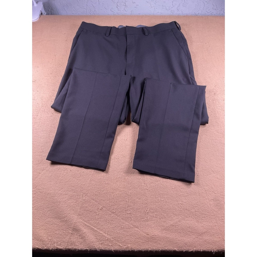 Haggar Premium Comfort Dress Pants Mens 32x30 Black Slim Fit Flat Front Trousers